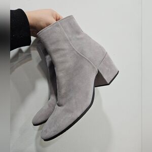 gray size 10.5 women Dolce Vita Maude Zippered Boots Ankle Mid Heel